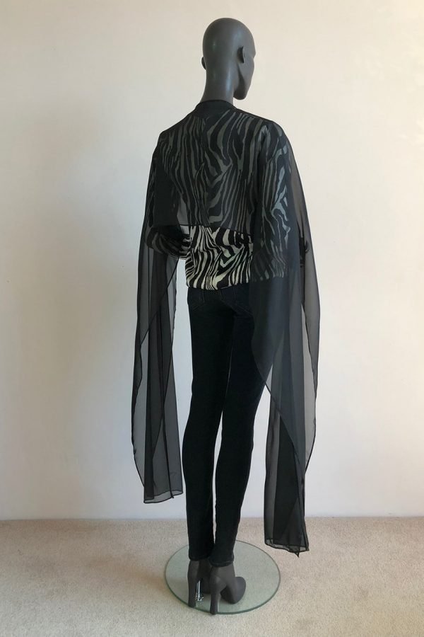 AYANDA CAPE LONG WITH PLEATNECK TOP AND JEANS SIDE